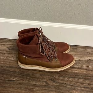 EUC TOMS mesa boot-size women’s 10. Leather and suede.